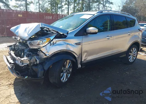 2017 Ford Escape Titanium из США, поврежденный, VIN 1FMCU0JD7HUE54135